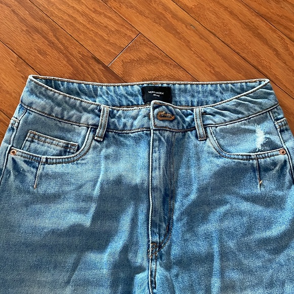 Vero Moda Distressed Denim Shorts - Picture 2 of 5